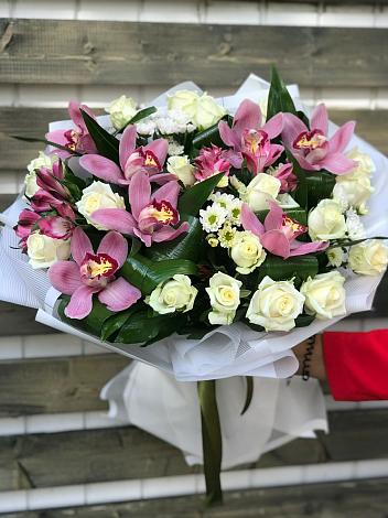 Букет цветов из: Розы и Хризантемы в Нижневартовске