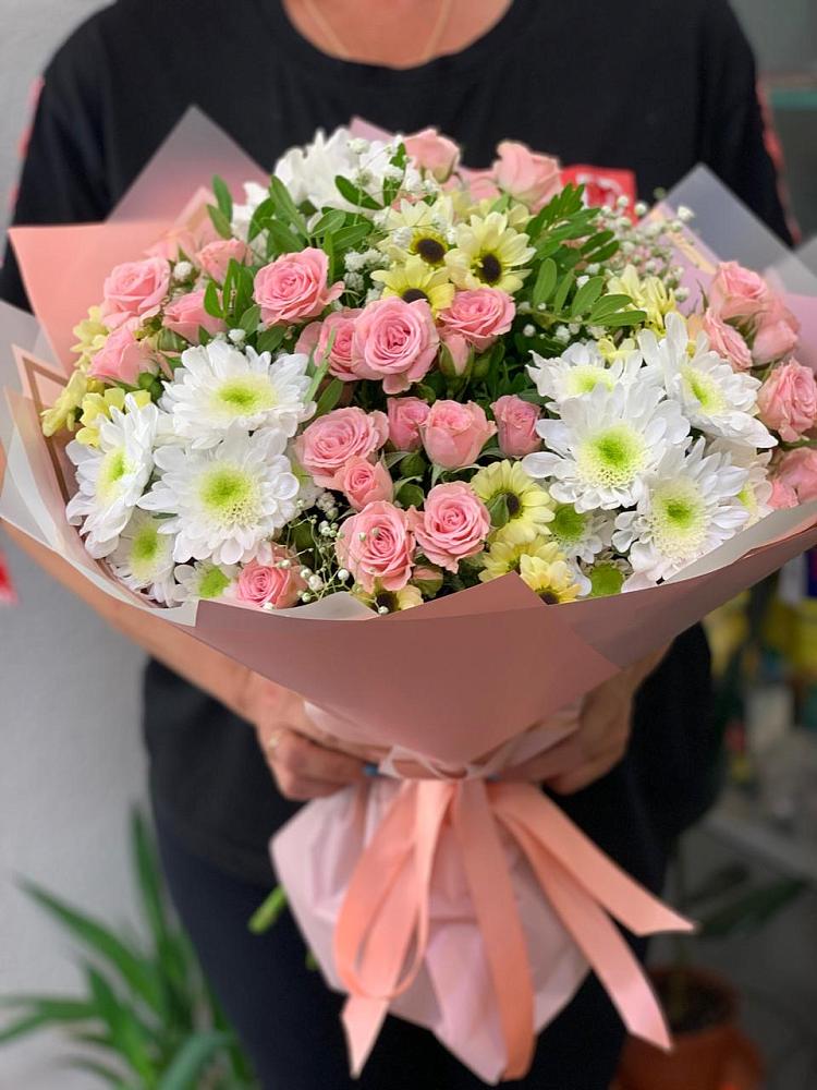 Букет юношеские грезы в Нижневартовске Букет цветов из: Розы и Хризантемы в Нижневартовске