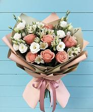 Букет олимп в Нижневартовске Букет цветов из:  Розы, Альстромерии и Лизиантусы в Нижневартовске