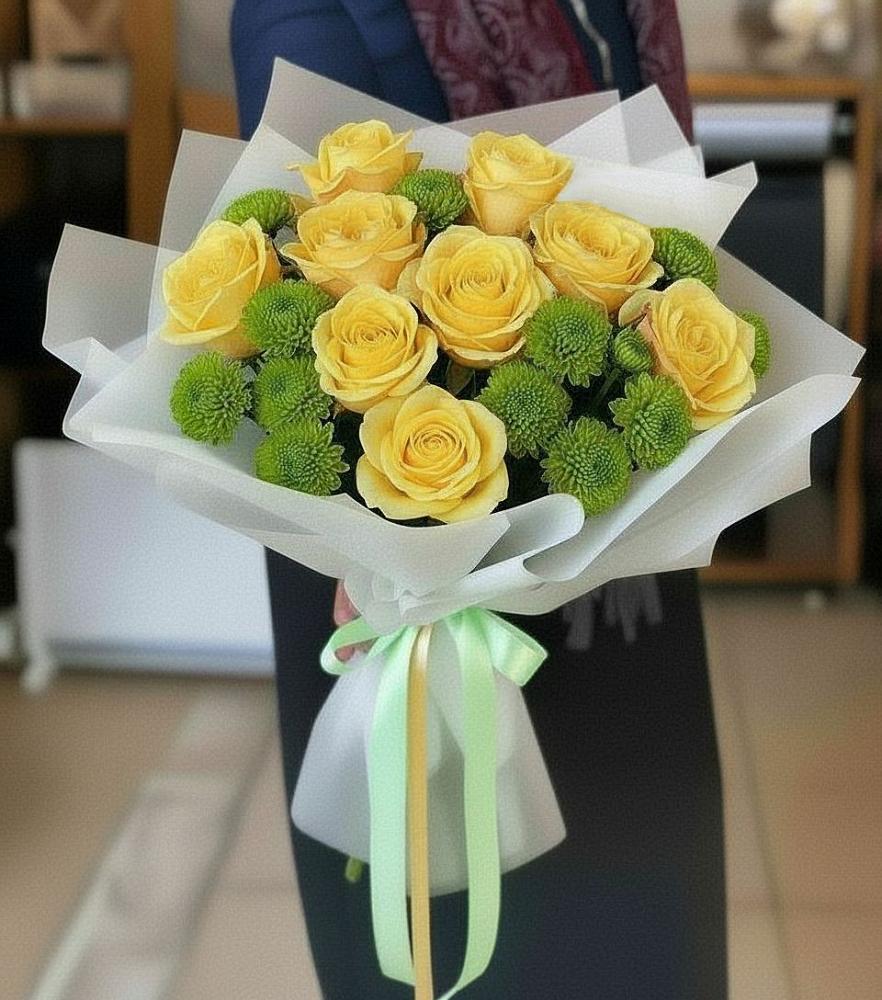 Букет сочно-зеленый в Нижневартовске Букет цветов из: Хризантемы и Розы в Нижневартовске