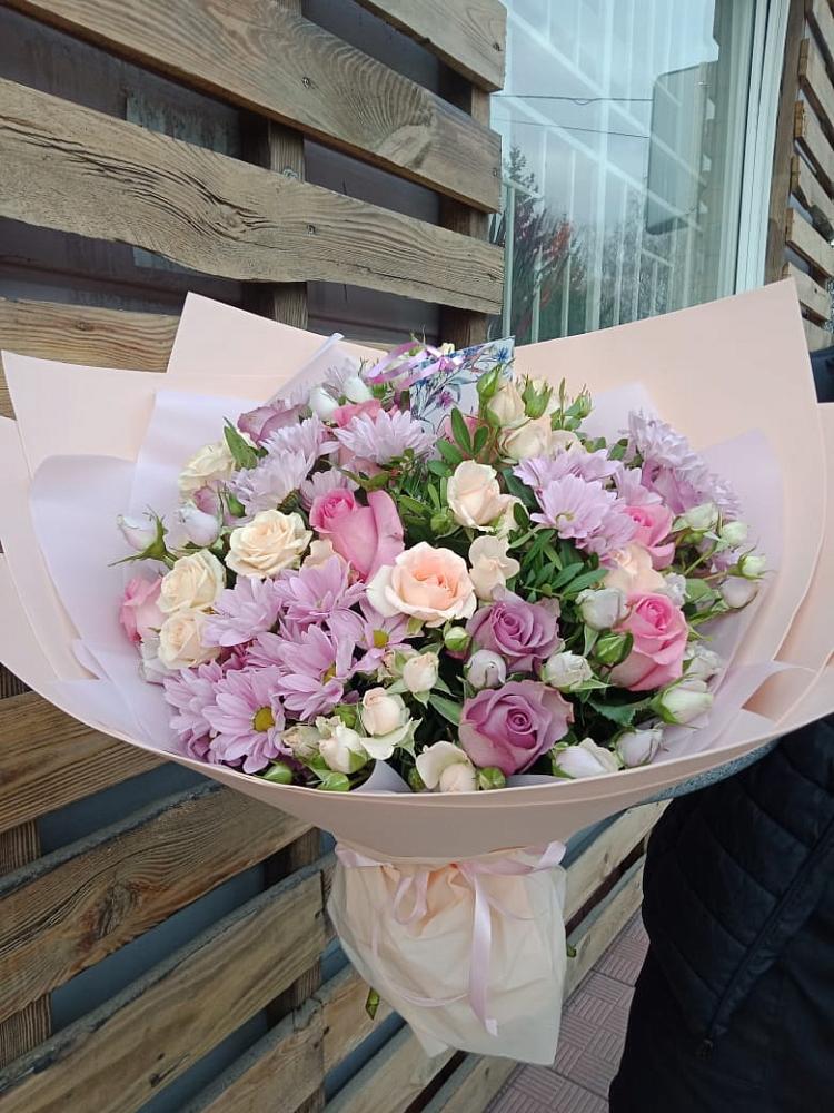 Букет фея в Нижневартовске Букет цветов из: Розы и Хризантемы в Нижневартовске