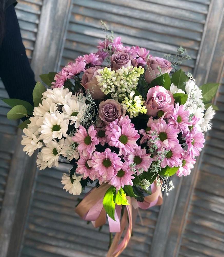 Букет Цветочный шарм в Нижневартовске Букет цветов из: Хризантемы и Розы в Нижневартовске