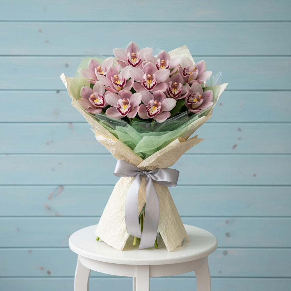 Букет 11 орхидей в Нижневартовске Букет цветов из: Орхидеи и Розы в Нижневартовске