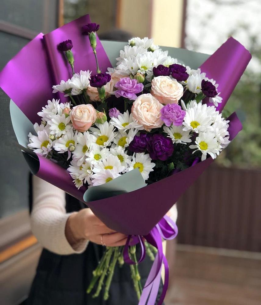 Букет фиолетовый сад в Нижневартовске Букет цветов из: Хризантемы, Гвоздики и Розы в Нижневартовске