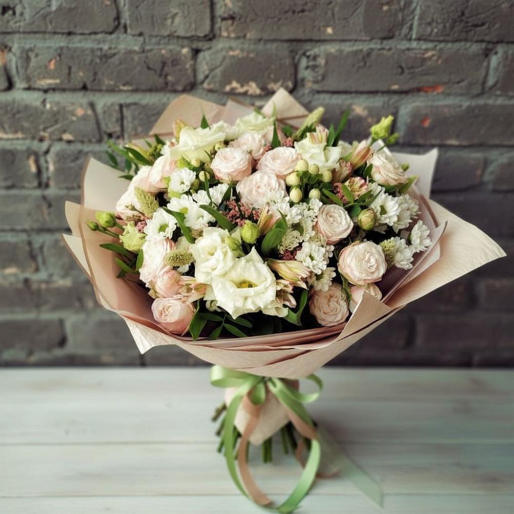 Букет нежное ассорти в Нижневартовске Букет цветов из: Альстромерии, Розы и Хризантемы в Нижневартовске