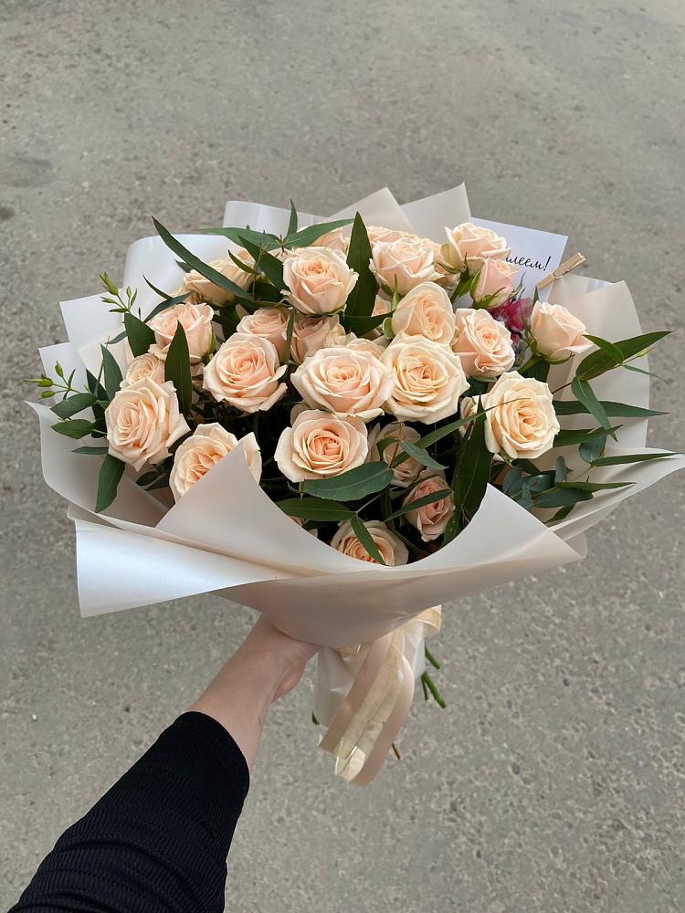 Кремовые розы Латте в Нижневартовске Букет Кремовые розы Латте в Нижневартовске