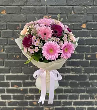 Букет яркие краски в Нижневартовске Букет цветов из:  Герберы и Хризантемы в Нижневартовске
