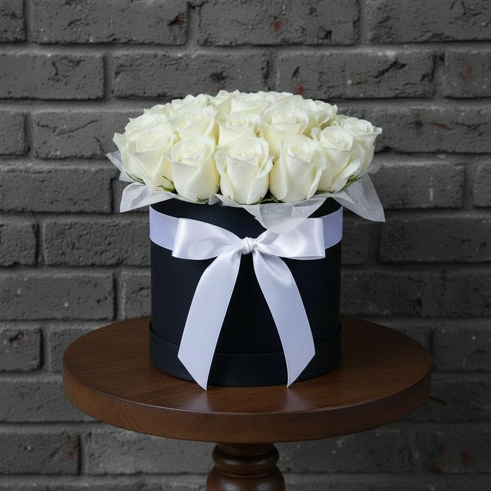 Композиция воздушная нежность в Нижневартовске Цветочная композиция из Розы в шляпной коробке в Нижневартовске