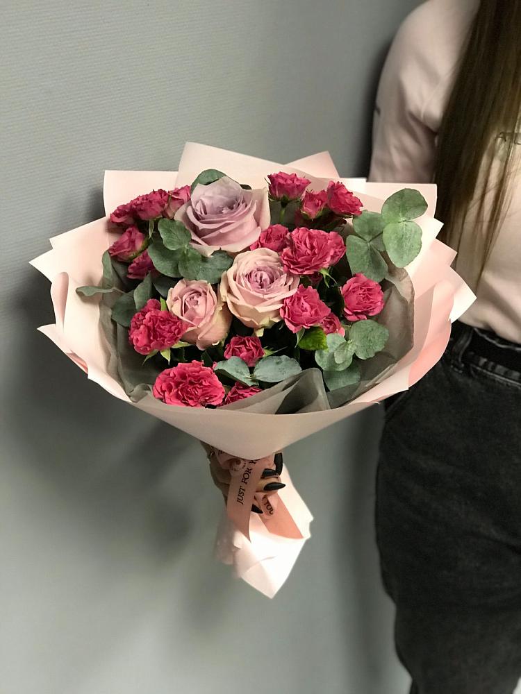 Букет восхищение в Нижневартовске Букет цветов из: Гвоздики и Розы в Нижневартовске