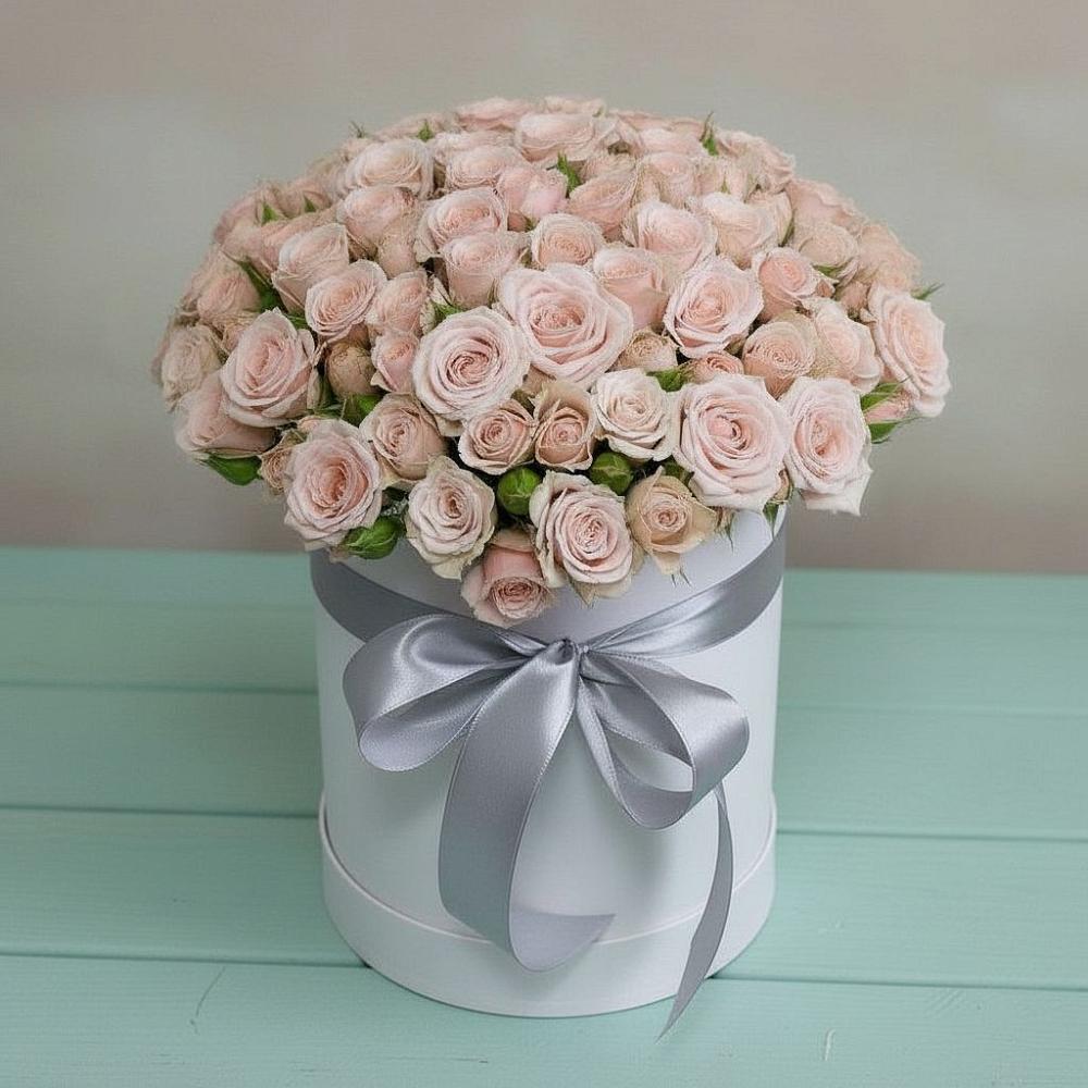 Цветочная композиция из Розы в шляпной коробке в Нижневартовске